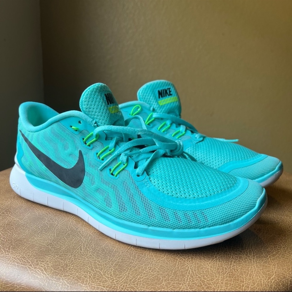 Womens Nikes shoes